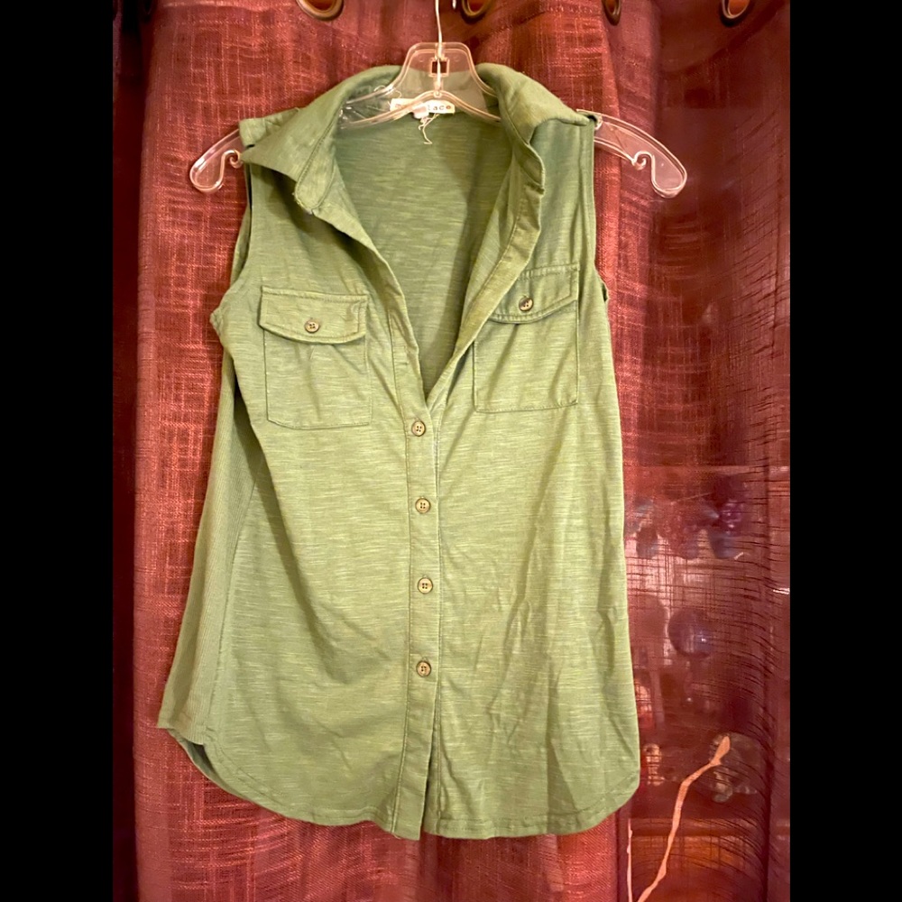 Women’s colored sleeveless tank